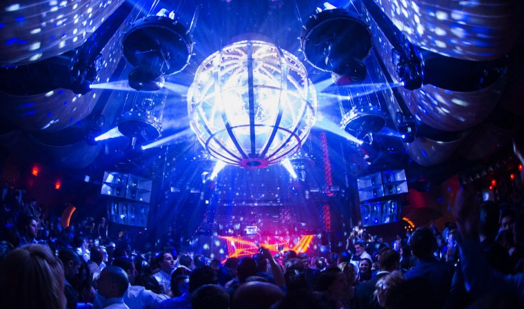 Танцпол маленький