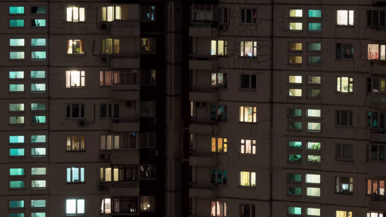 Многоэтажный дом ночью для гача лайф