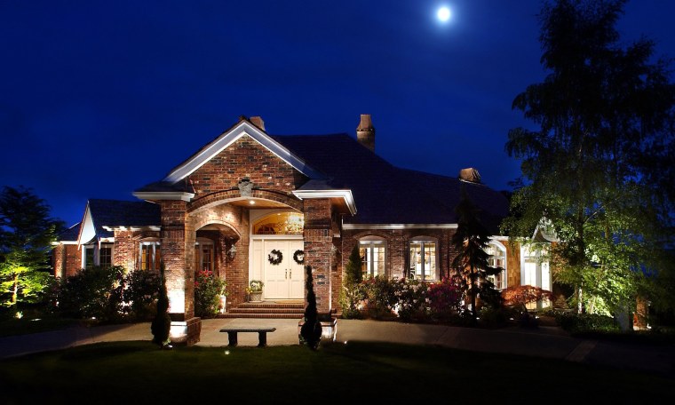 Американский дом ночью