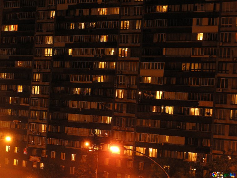 Многоэтажки ночью