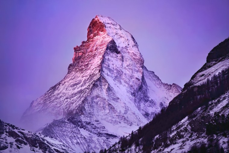 Маттерхорн-вершина в Альпах на границе Швейцарии Италии