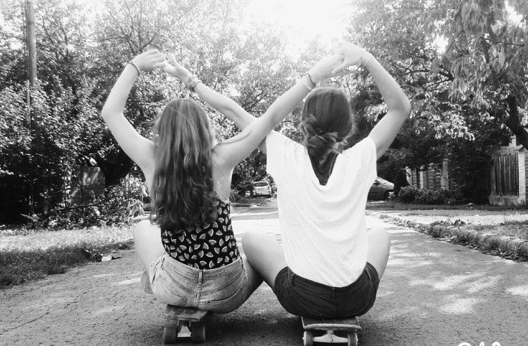 Две подружки