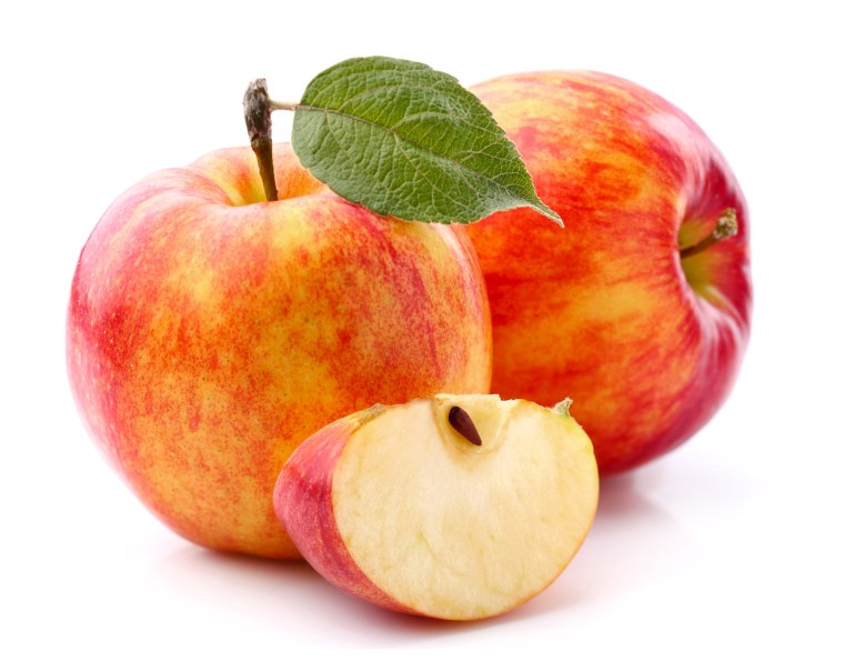 Яблочко на белом фоне