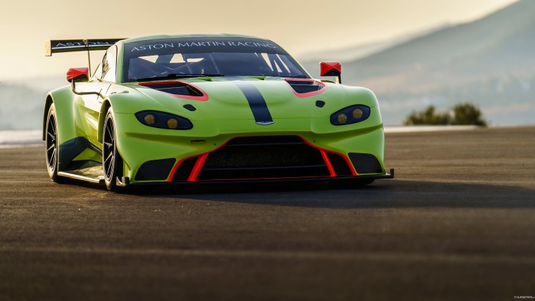 Aston Martin Vulcan Amr Pro