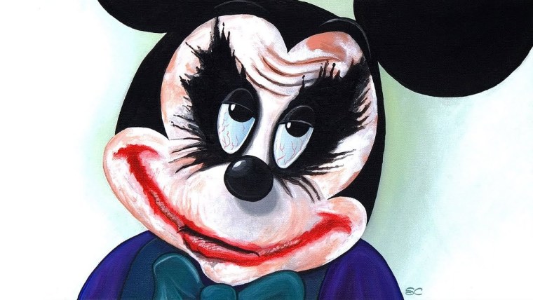 Микки Маус показывает факью