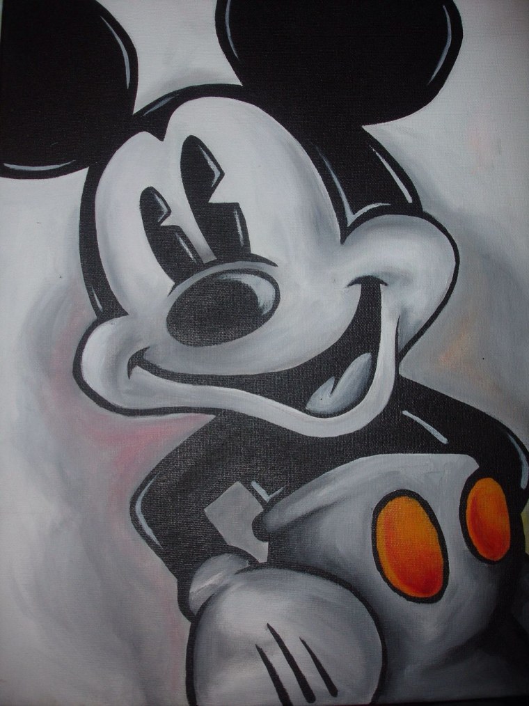 Микки Маус черно белый