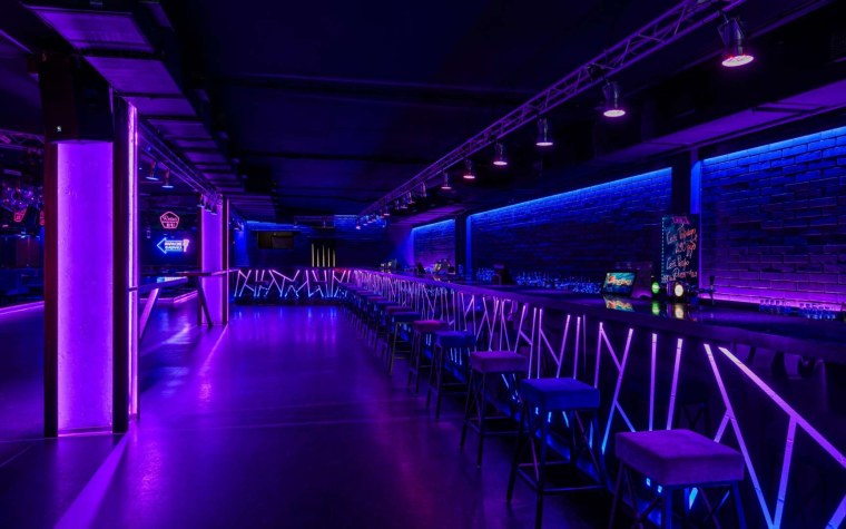 Клуб Аморет Вишневая 13