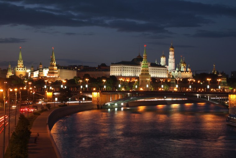 Москва Сити с кремлевской набережной