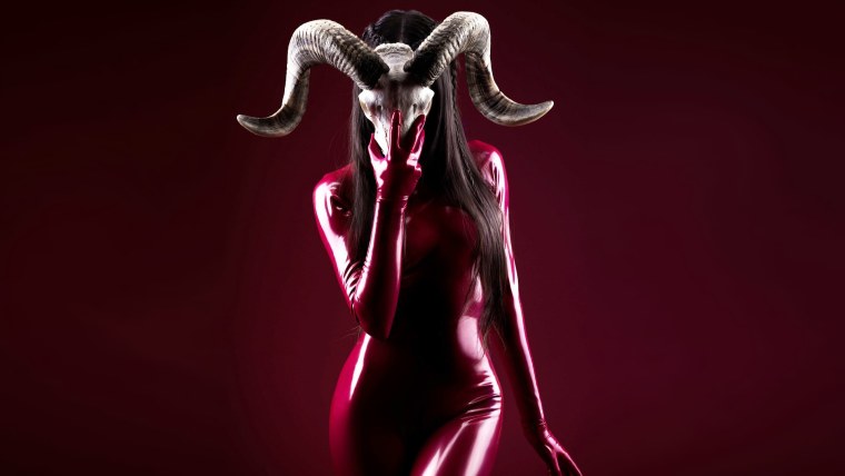 Девушка дьявол