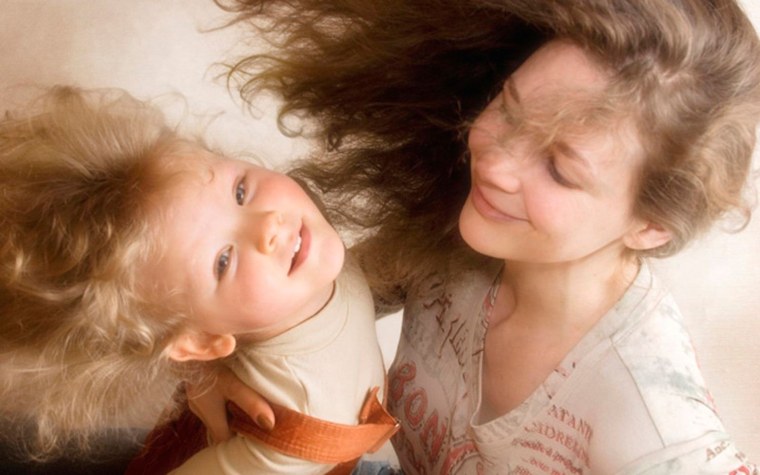 Маленькие девочки с мамой