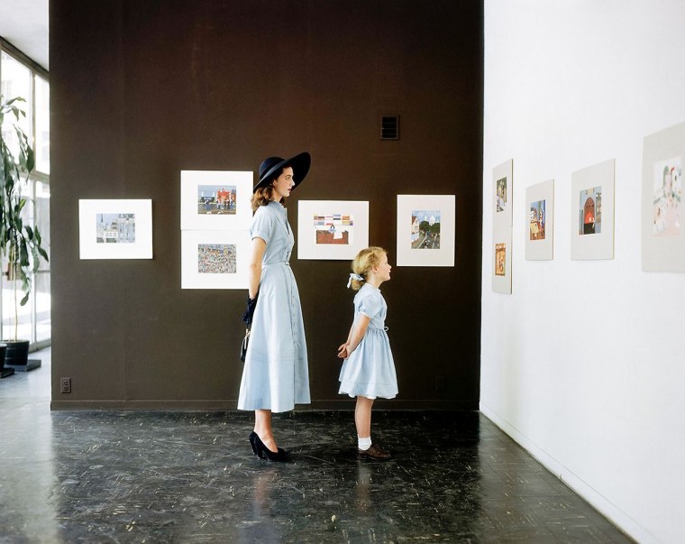 Дети в картинной галерее