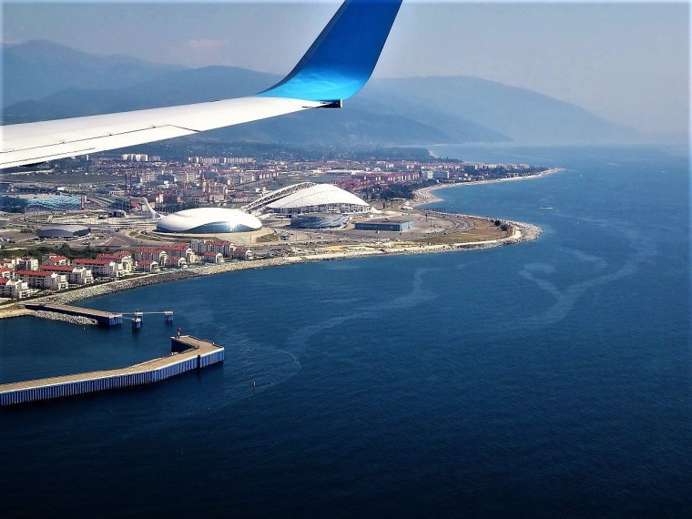 Сочи Адлер аэропорт вид с самолета