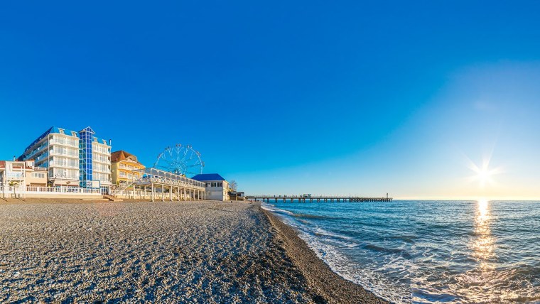 Лазаревское берег