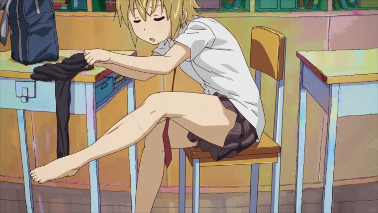 Между ног аниме