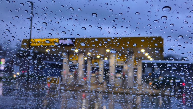 Дождь в окне