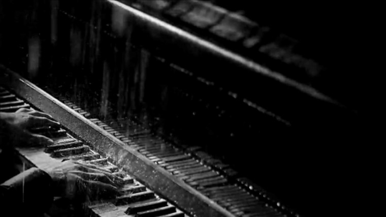 Дождь за окном