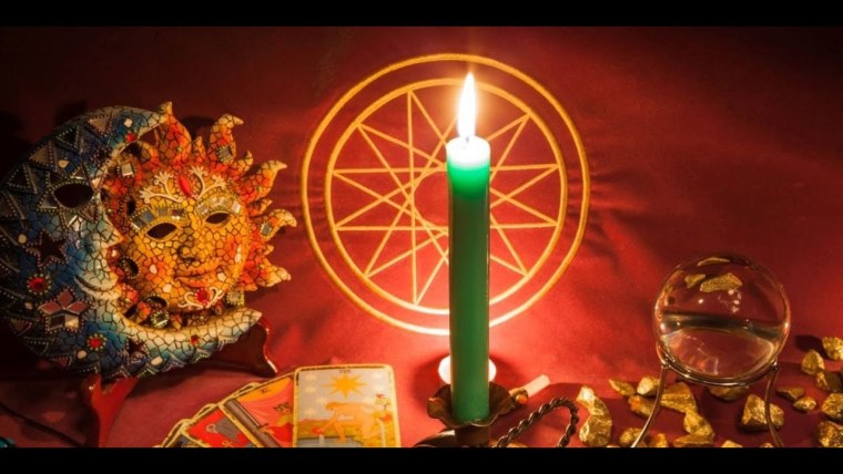 Карты Таро и магический шар