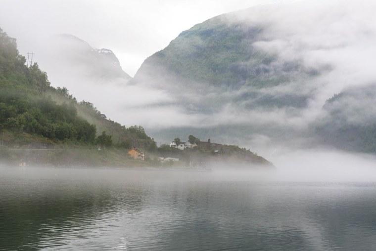 Скандинавия туман фьорды