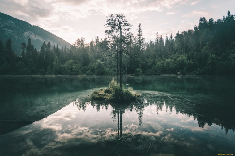 Мистическое озеро