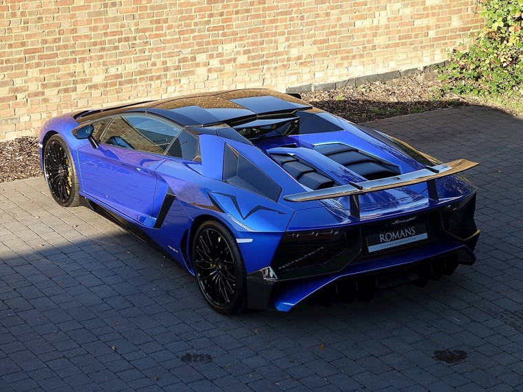 Lamborghini Aventador SV Roadster