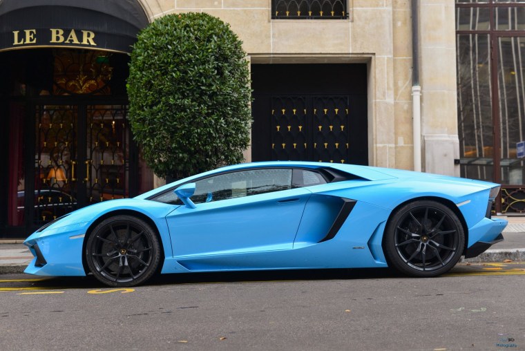 Lamborghini Aventador lp700 голубой