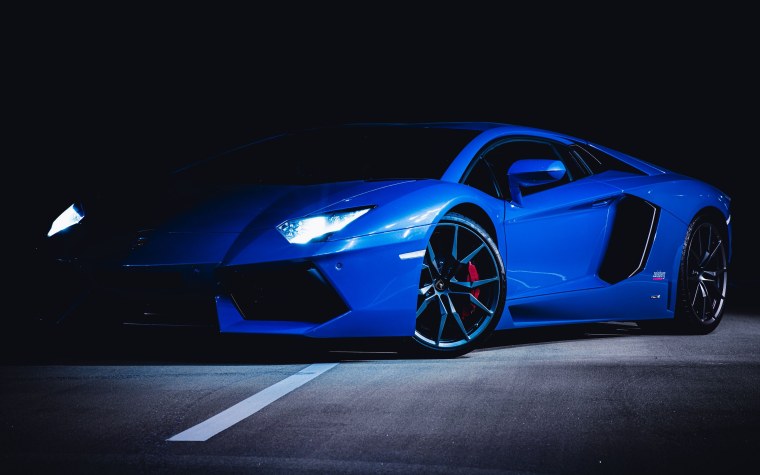 Lamborghini Aventador s голубой