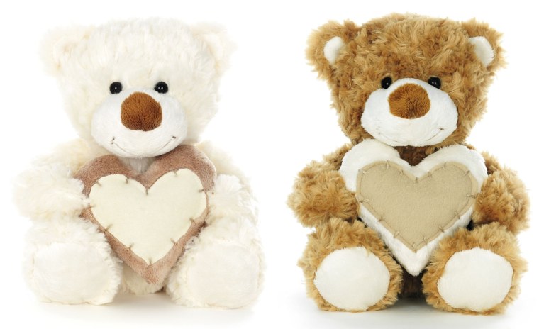 Мягкая игрушка на белом фоне