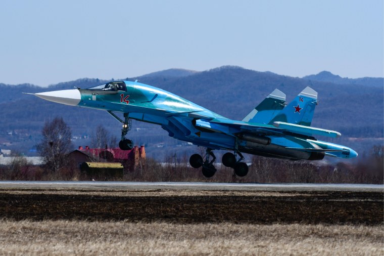 Истребитель-бомбардировщик Су-34