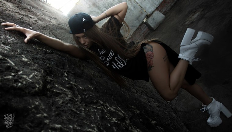 Девушка пацанка хулиганка