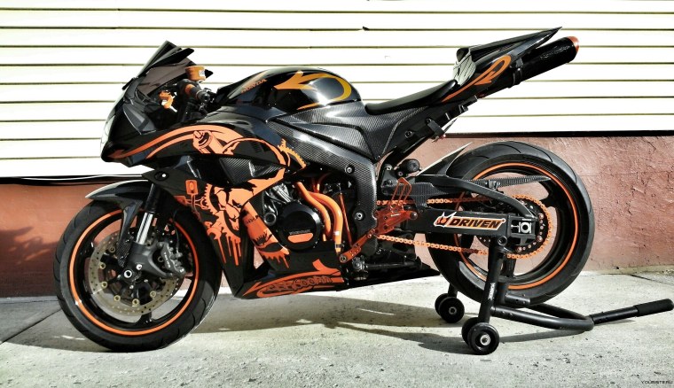 Трехколесный электромотоцикл Бугатти