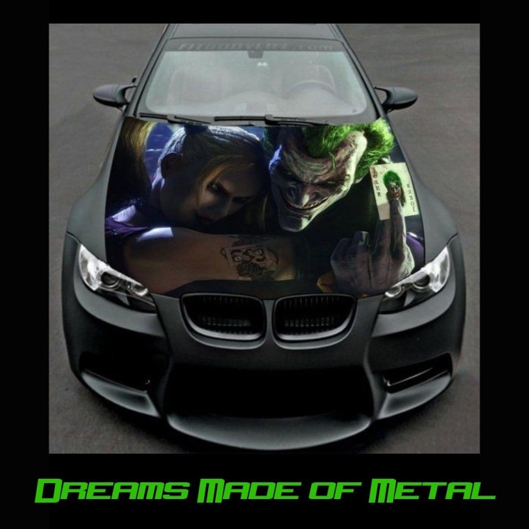 Джокер на капоте авто