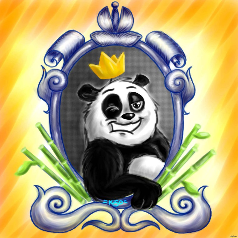 Панда с короной на голове