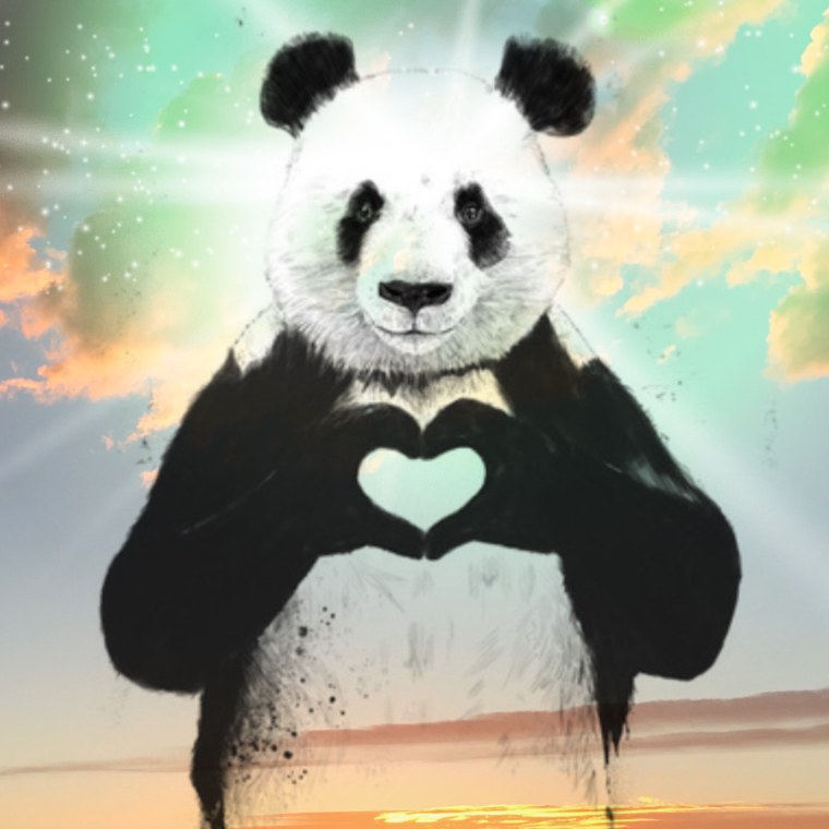 Панда с сердечком в руках