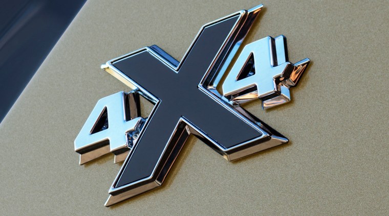 Инсигния 4х4 значок