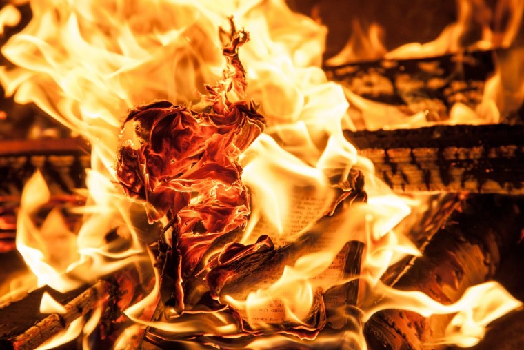 Горящий огонь