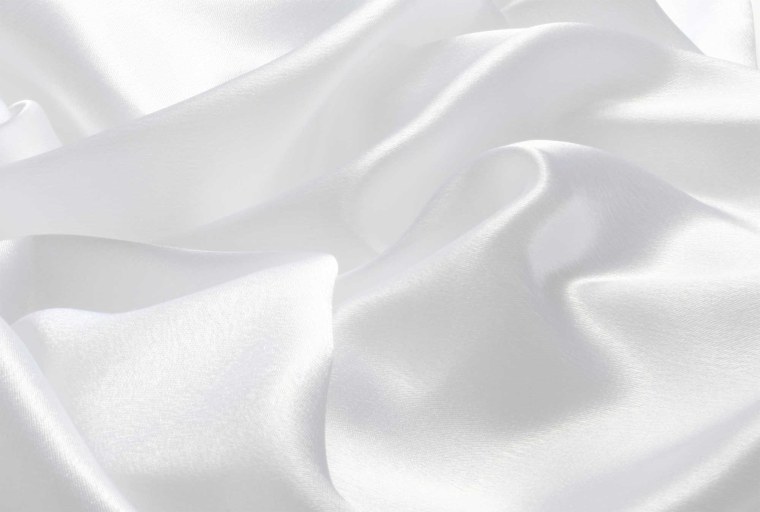 Кипельно белый атлас