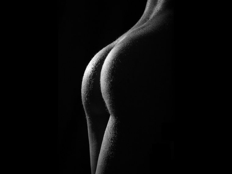 Красивое черно белое ню