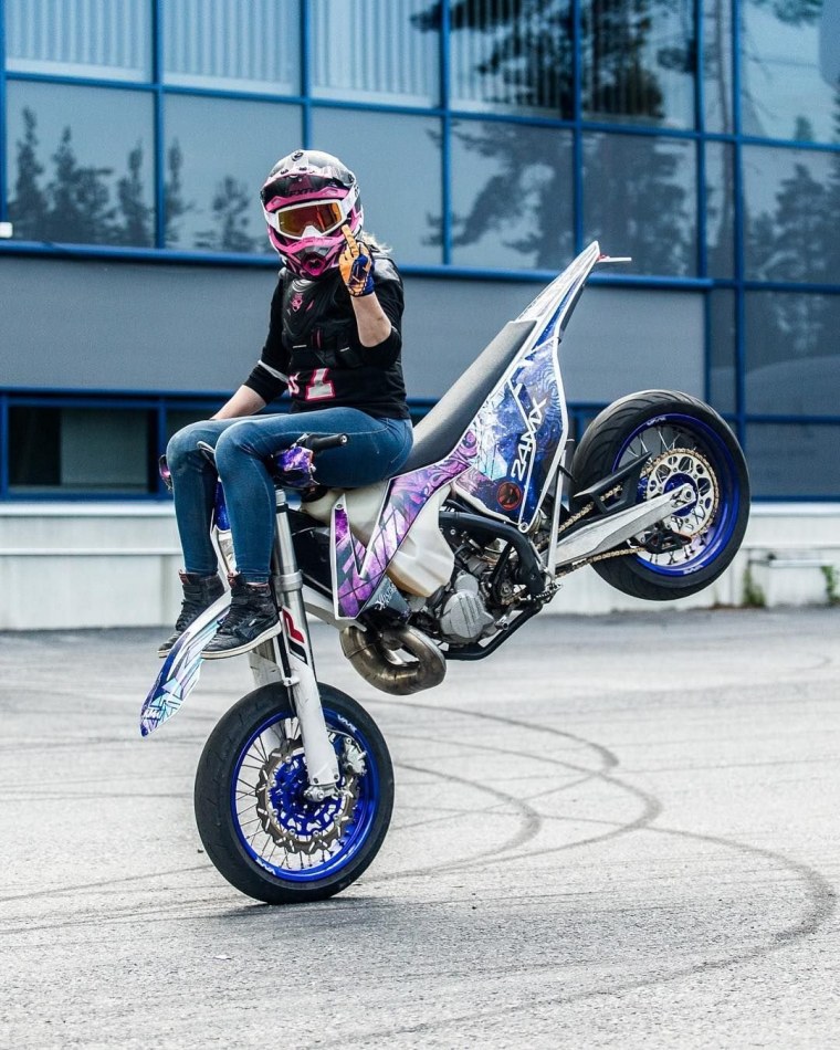 Супермото мотард стант