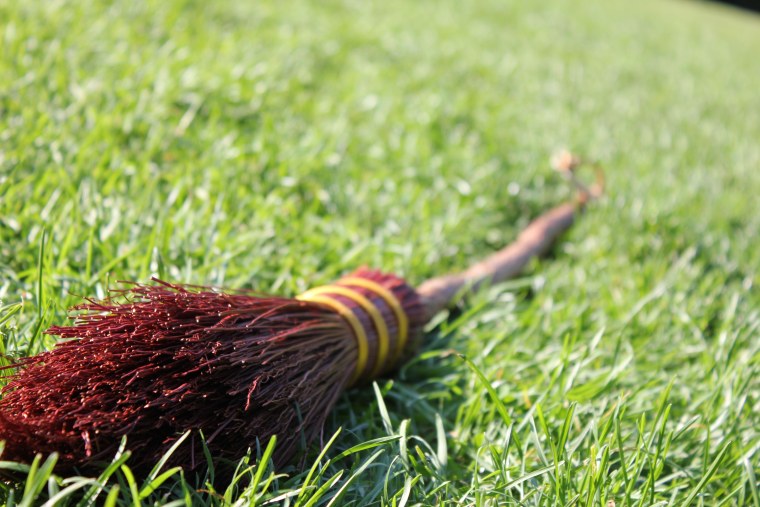 Гарри Поттер на метле квиддич