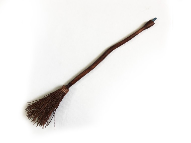 Метла ведьмы