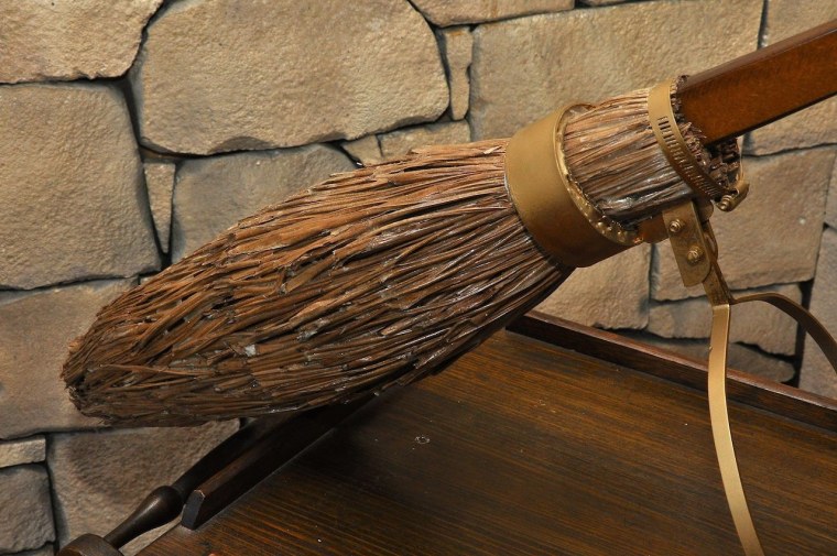 Нимбус 2000 летать