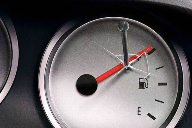 Полный бак бензина вектор