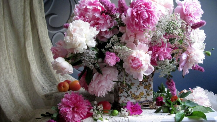 Букет "пионы и сирень"