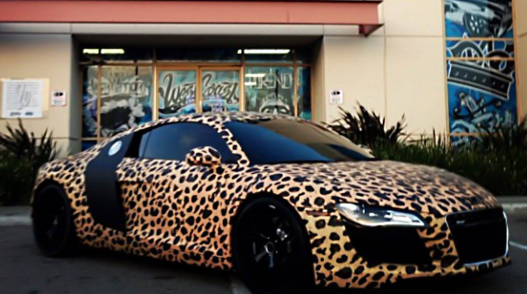 Машина Джастина Бибера леопардовая