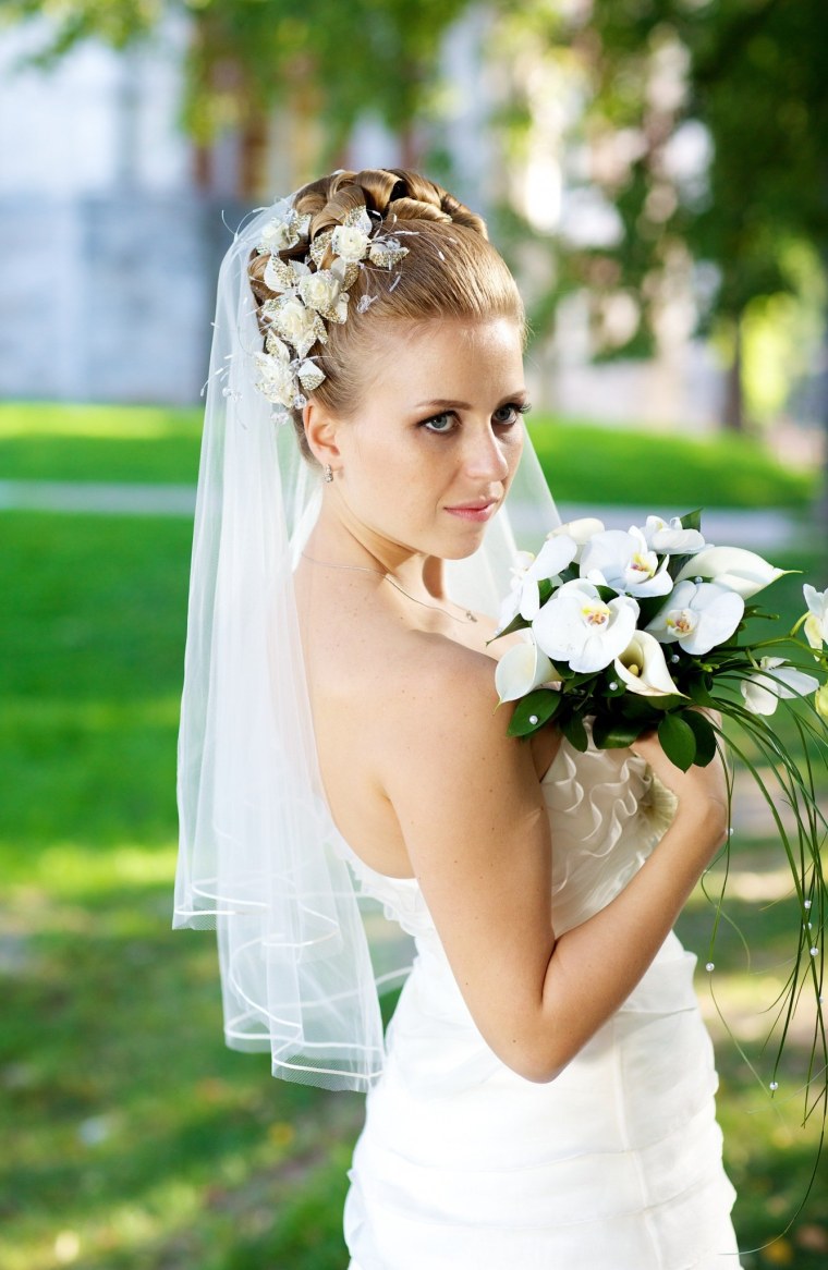 Свадебные прически с фатой