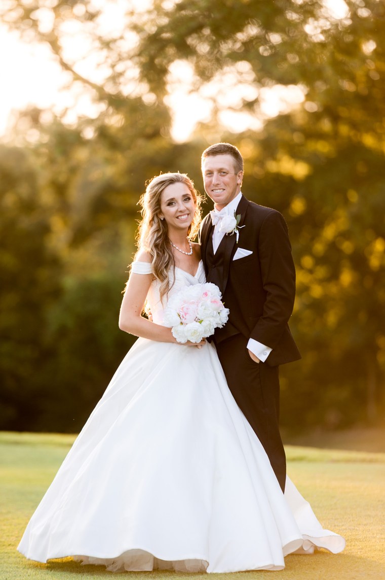 Красивые жених и невеста