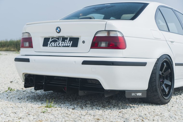 Задний диффузор BMW e39