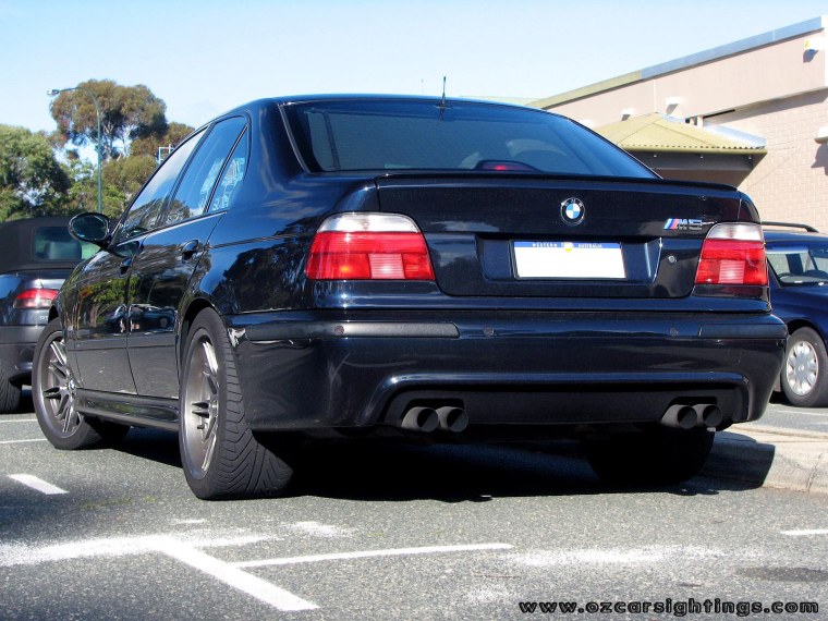 BMW 5 e39 сзади