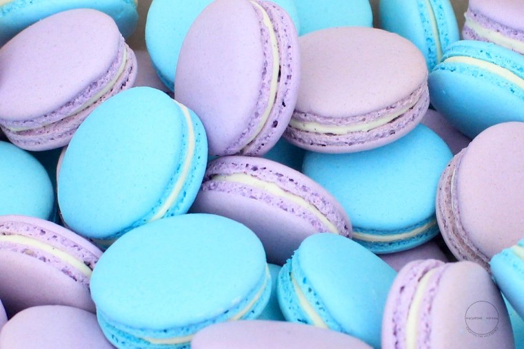 Макаронс сиреневые