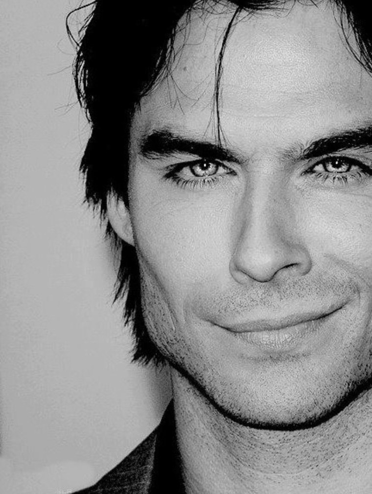 Портрет карандашом Сальваторе братья